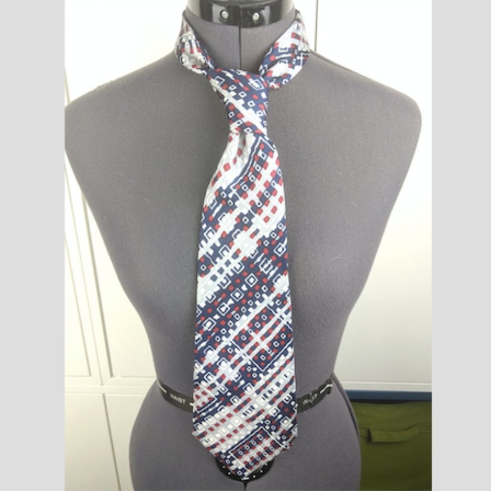 NEW Nina Ricci Silk Tie